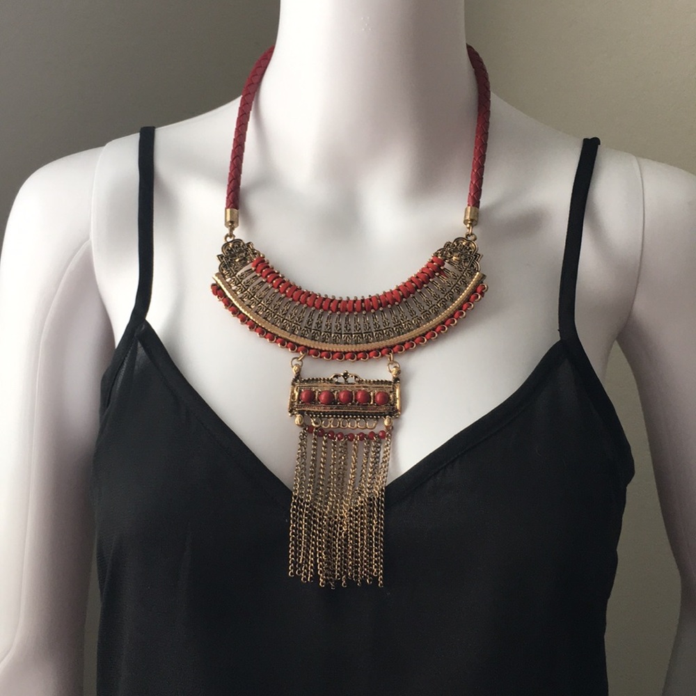 NWOT Coordinating Statement Necklace & Earring Set